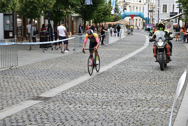 强国之路｜网络强国 加“数”前行.